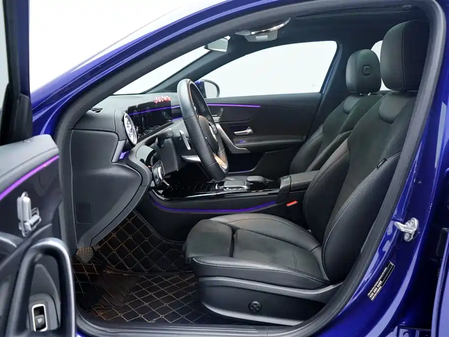 Mercedes-Benz A-Class 2020 — фото 11