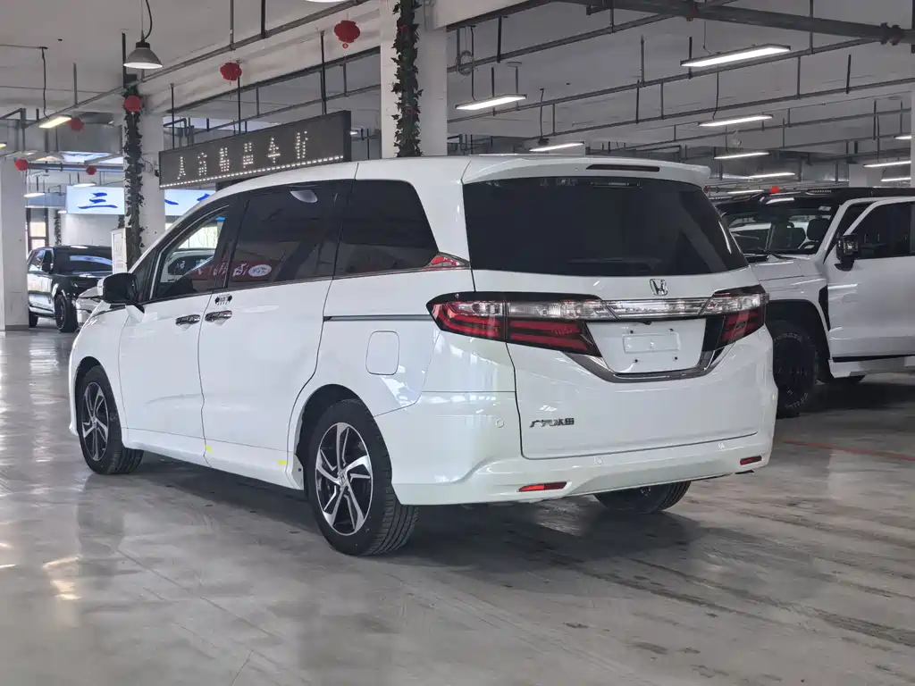 Honda Odyssey 2017 — фото 8