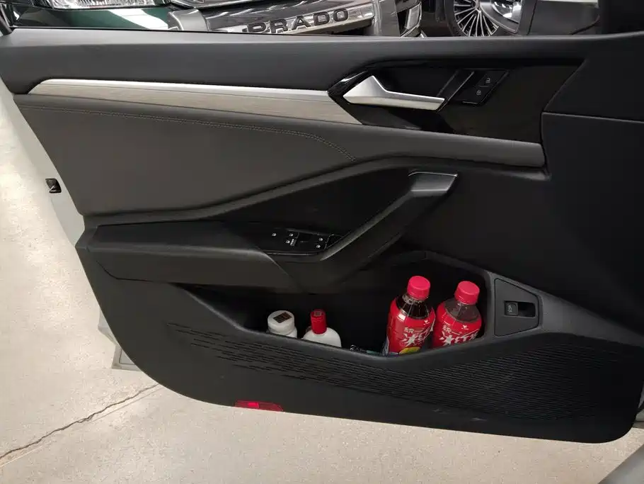 Volkswagen Sagitar 2021