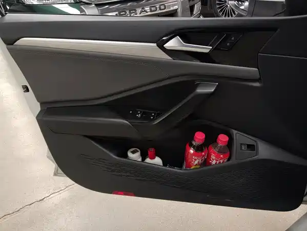 Volkswagen Sagitar 2021