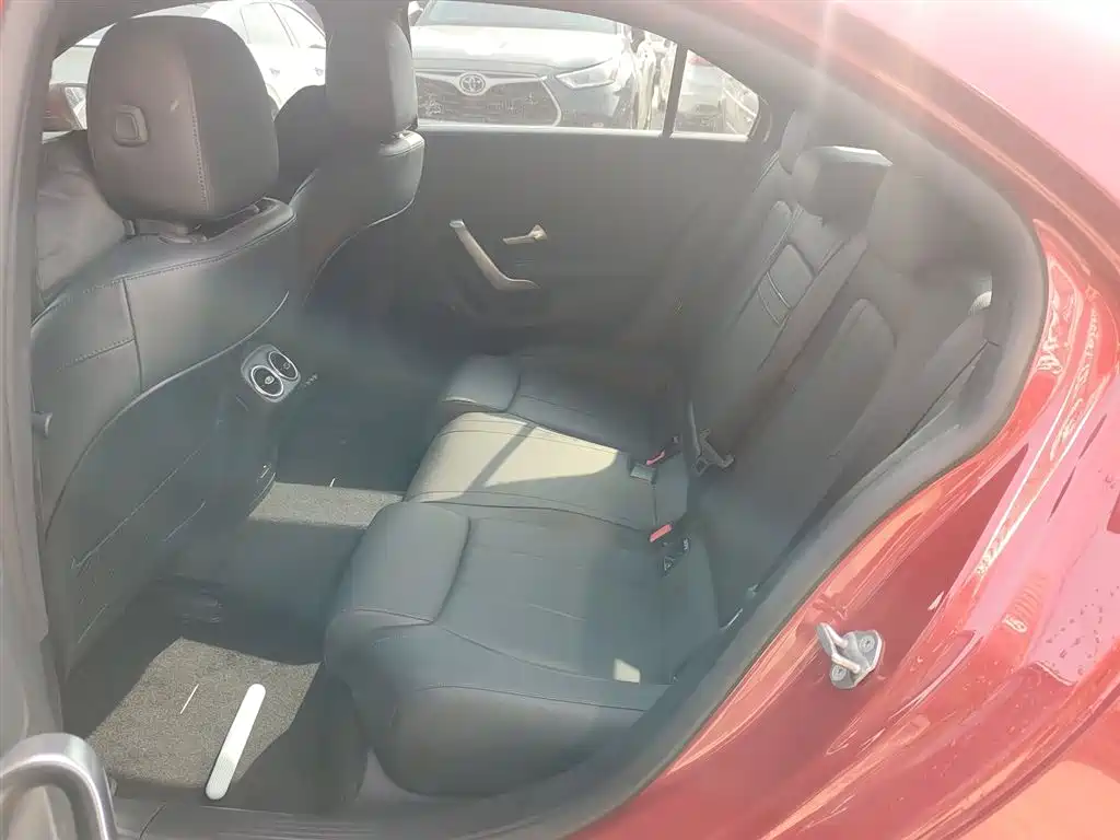 Mercedes-Benz A-Class 2022 — фото 17