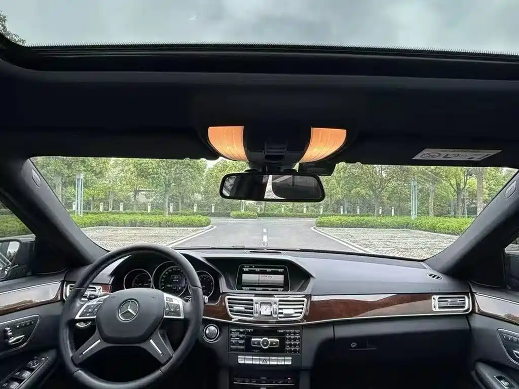 Mercedes-Benz E-Class 2014 — фото 15