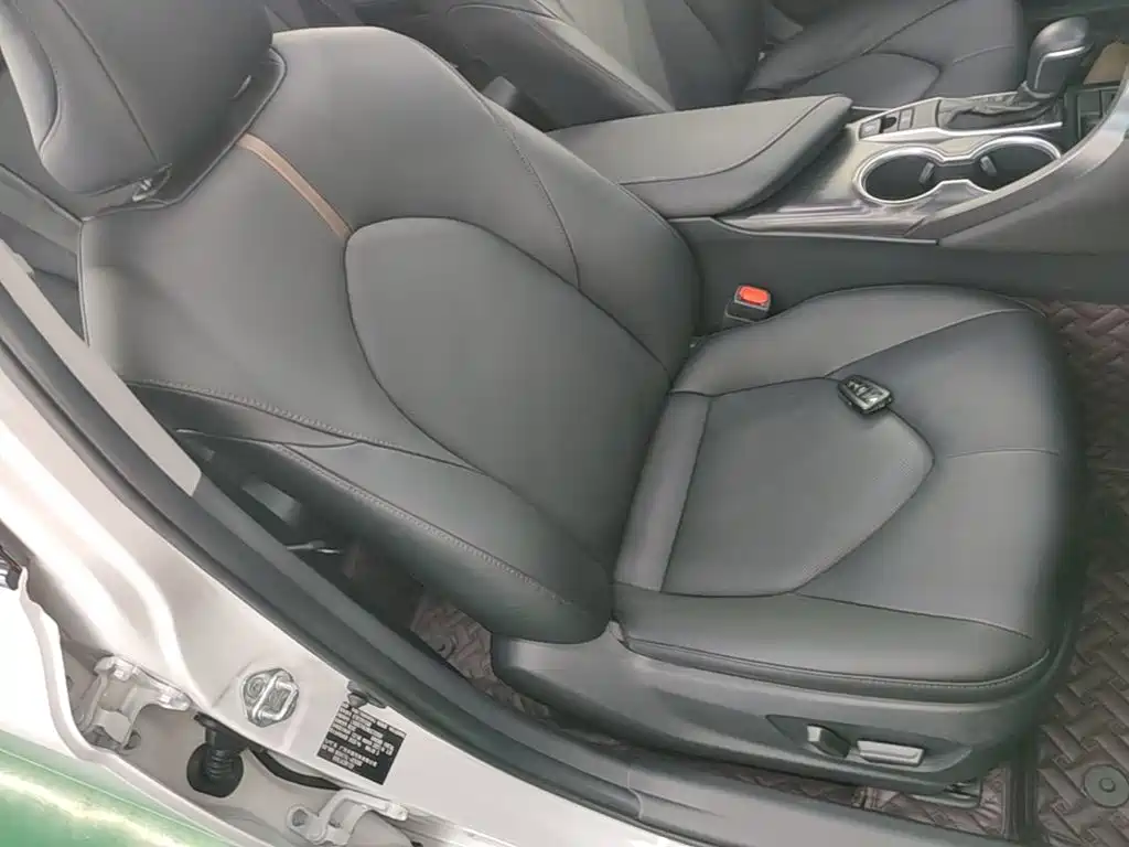 Toyota Camry 2021 — фото 25
