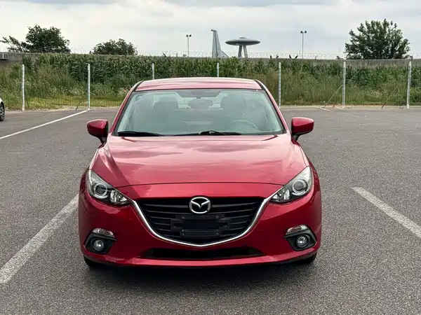 Mazda 3 Axela 2016