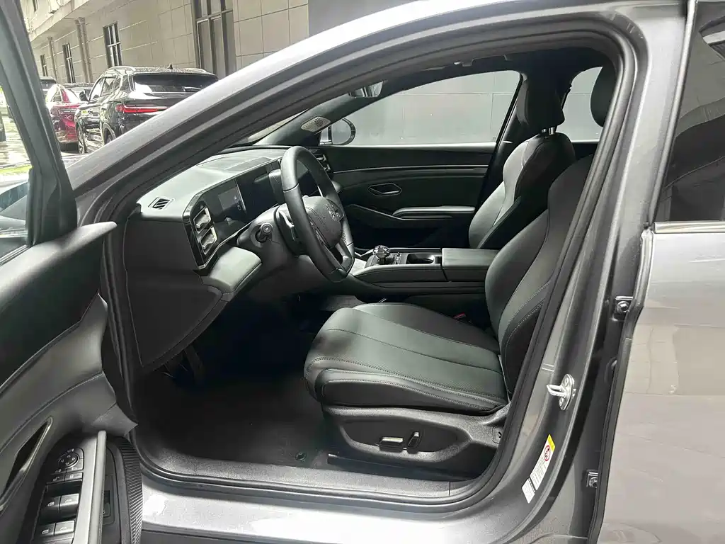 BYD Qin L 2025 — фото 8