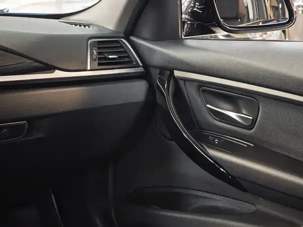 BMW 3 Series 2017