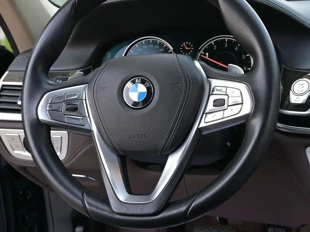BMW 7 Series 2016 — фото 18