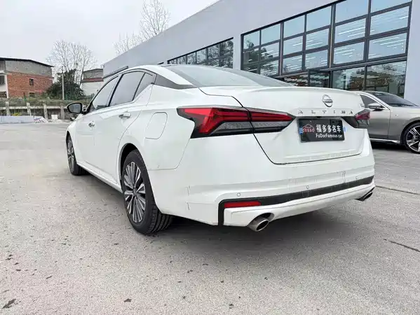 Nissan Teana 2023