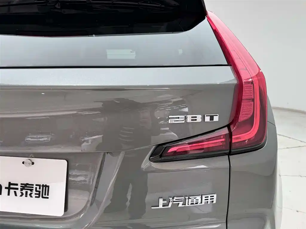 Cadillac XT4 2018 — фото 10