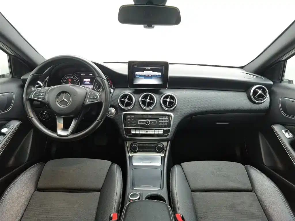 Mercedes-Benz A-Class 2016 — фото 5