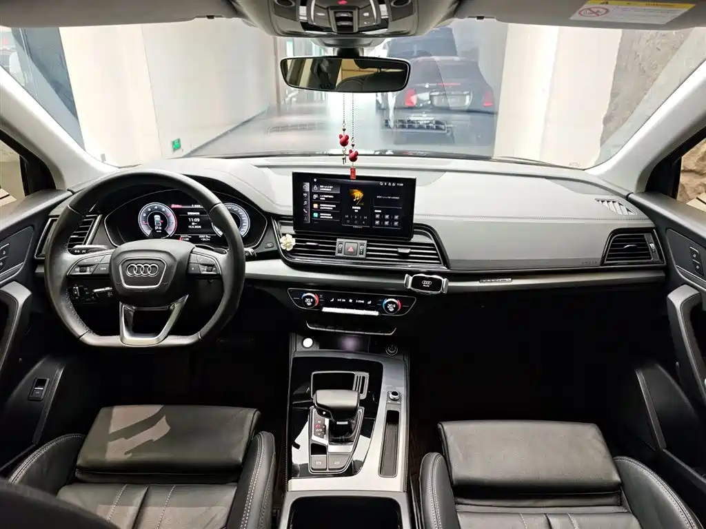 Audi Q5L 2023 — фото 13