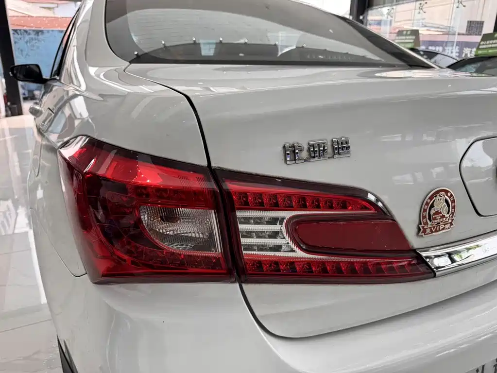 BYD Qin NEV 2015 — фото 28