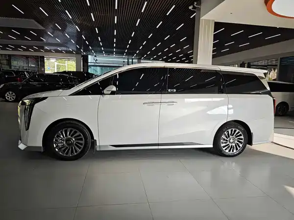 GAC Trumpchi M8 2023