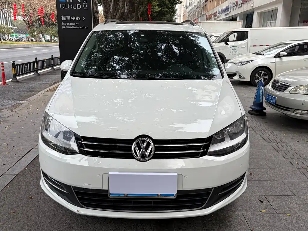 Volkswagen Sharan 2017 — фото 2