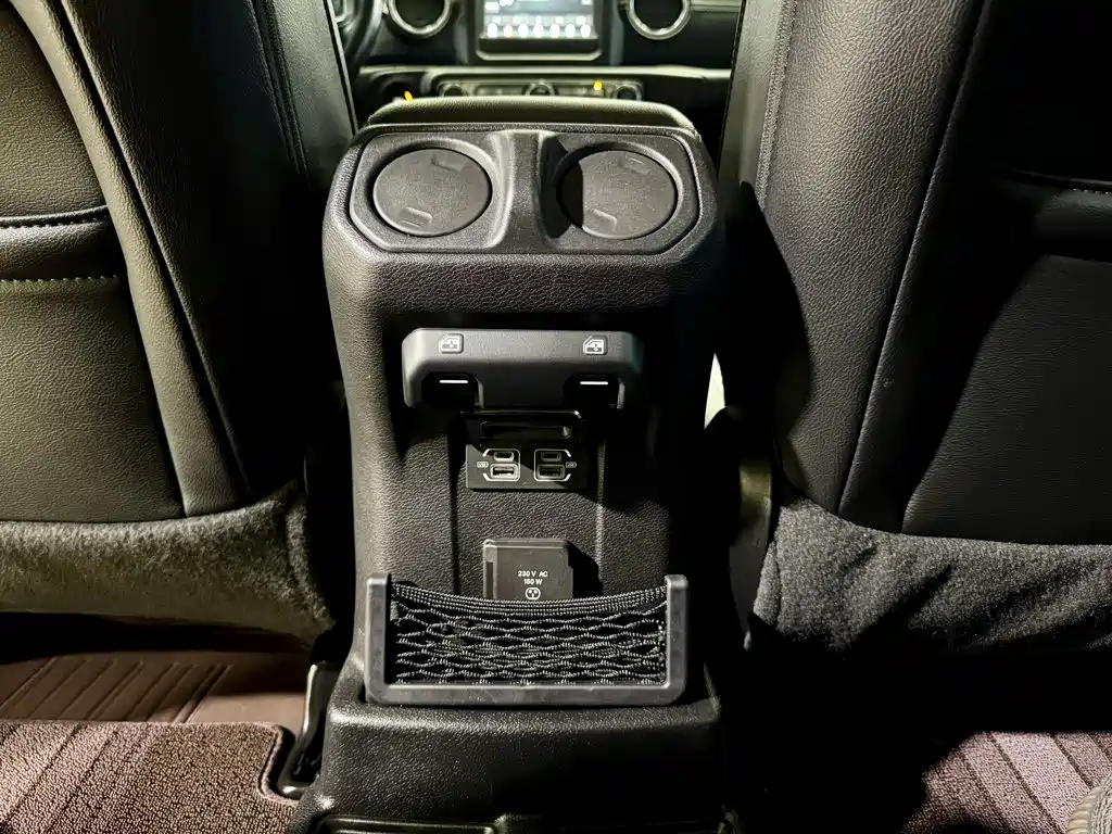 Jeep Wrangler 2021 — фото 18