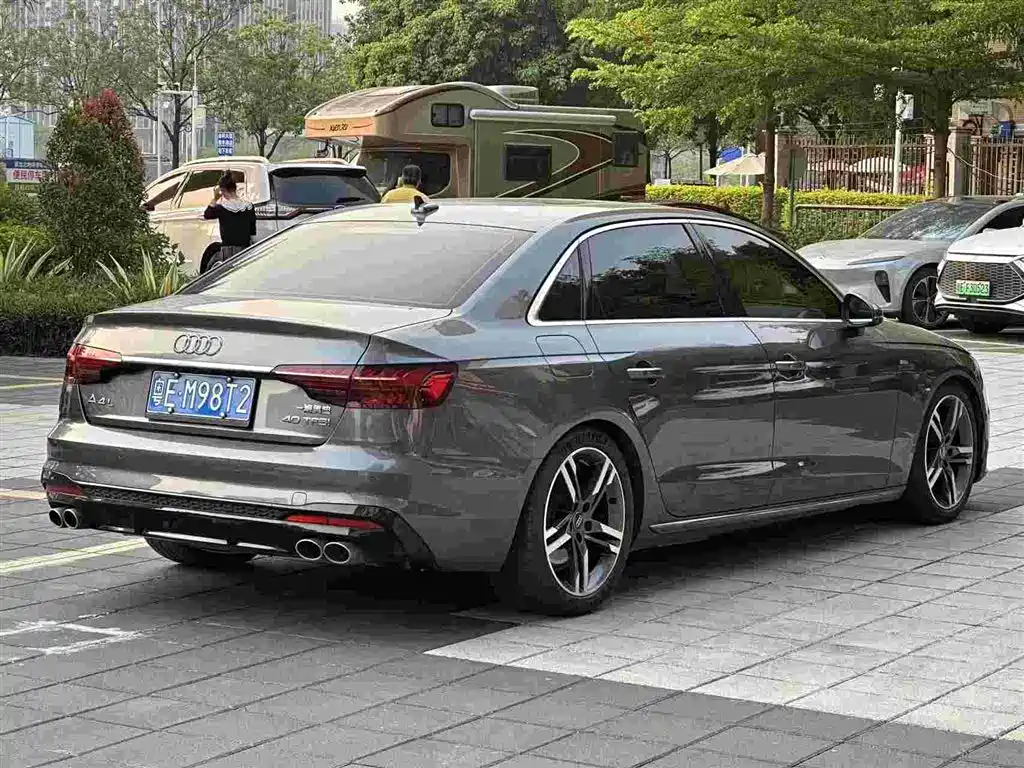 Audi A4L 2021 — фото 4