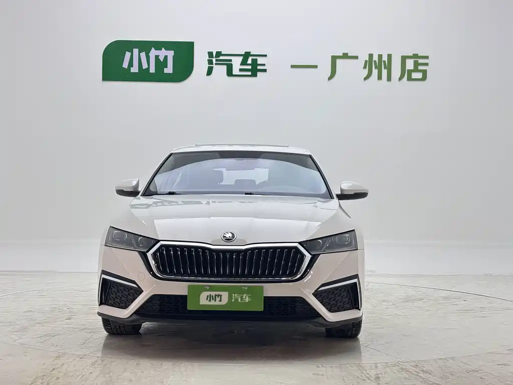 Skoda Octavia 2022 — фото 2