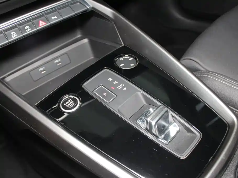 Audi A3 2024 — фото 12