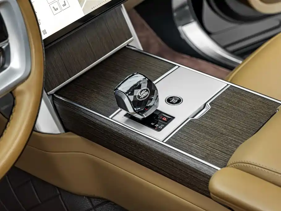 Land Rover Range Rover 2025 — фото 18