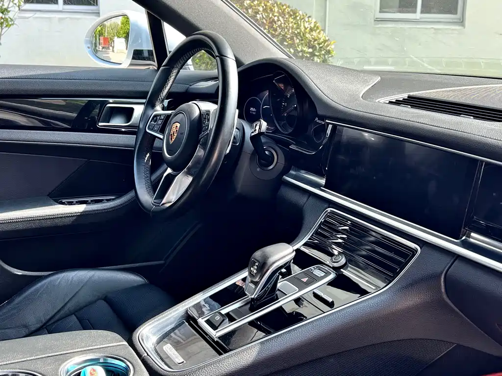 Porsche Panamera 2019 — фото 12
