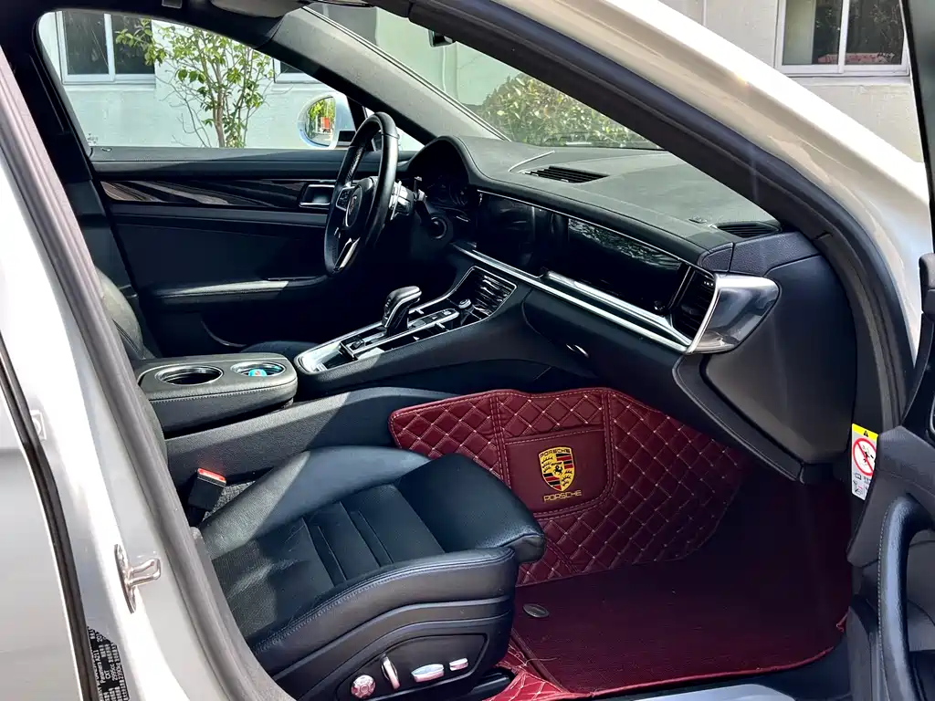 Porsche Panamera 2019 — фото 11