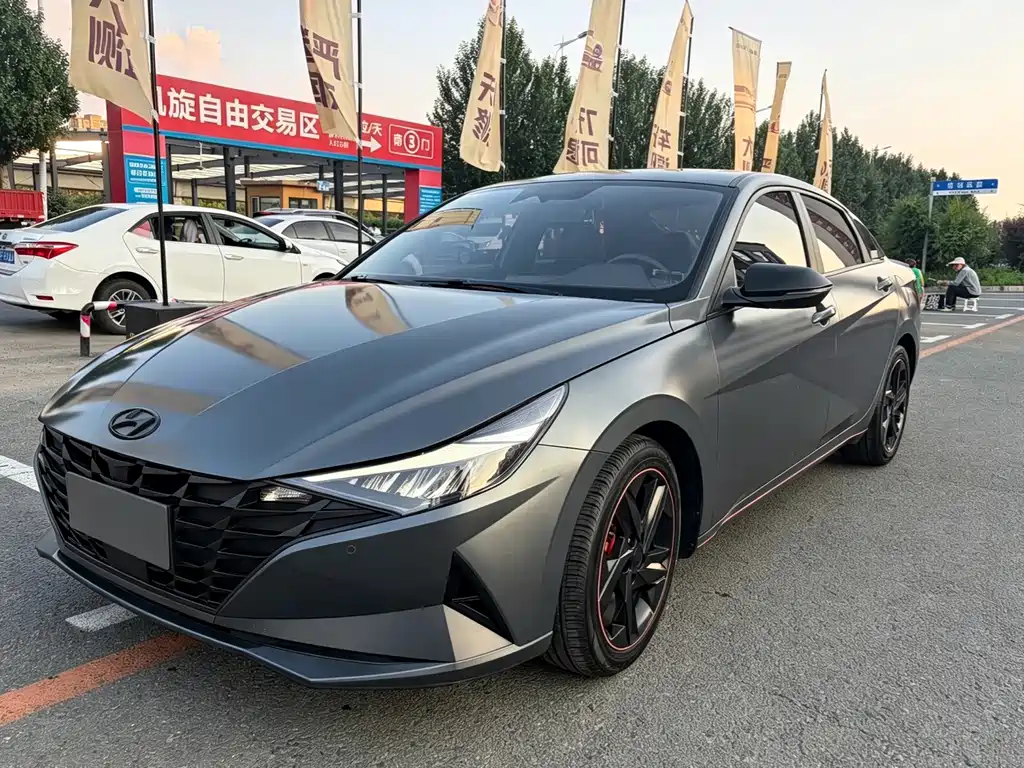 Hyundai Elantra 2022