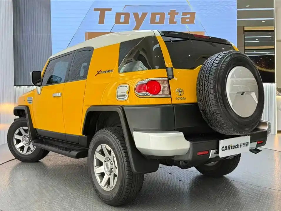 Toyota FJ Cruiser 2020 — фото 4