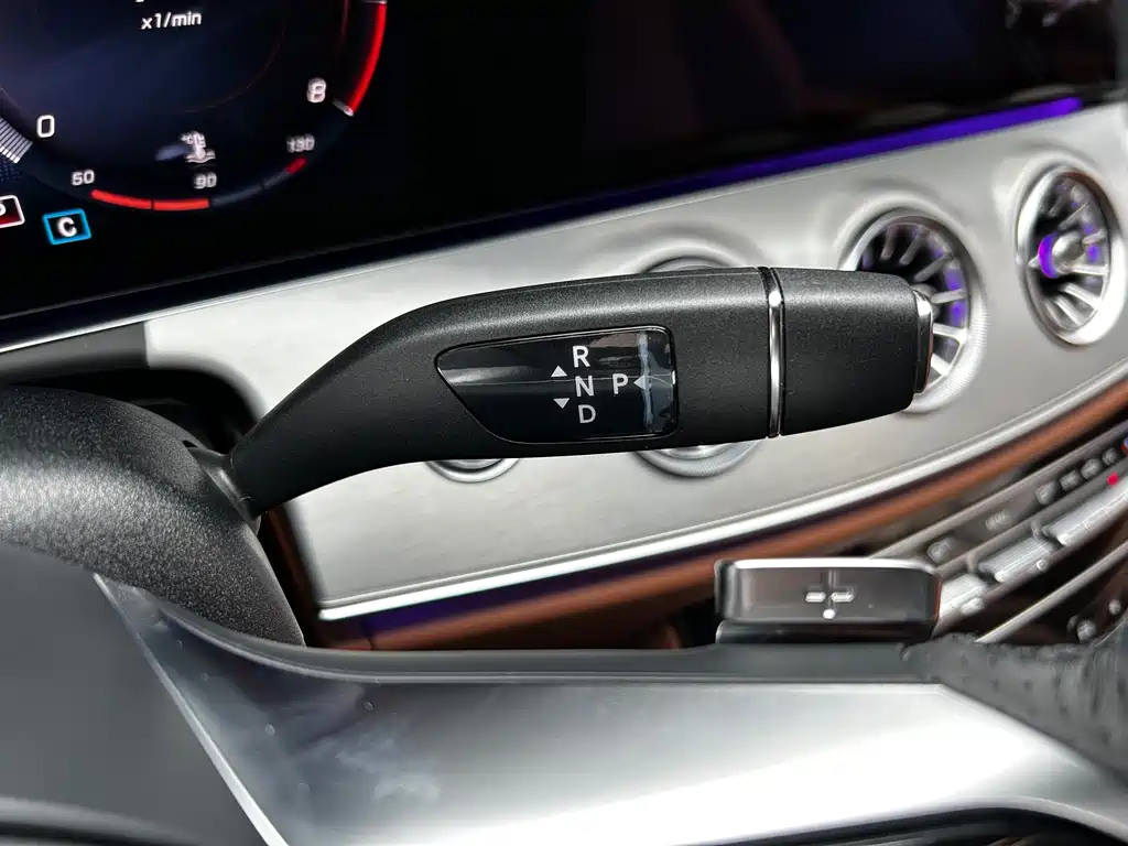 Mercedes-Benz E-Class 2022 — фото 10