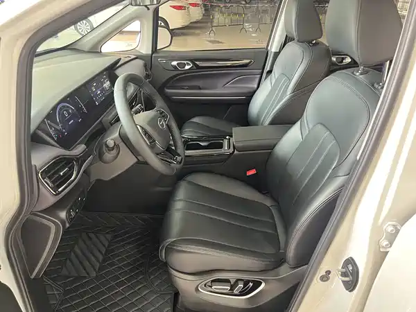 GAC Trumpchi M6 2025