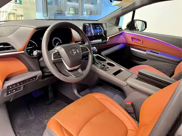 Toyota Sienna 2025
