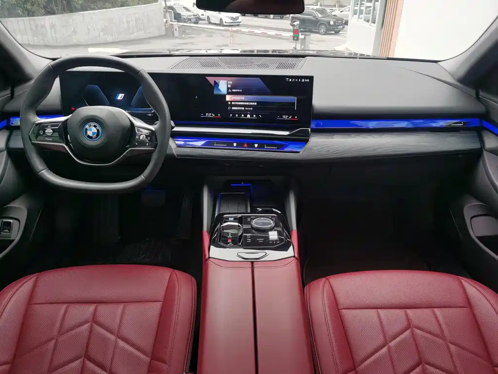 BMW i5 2025 — фото 16