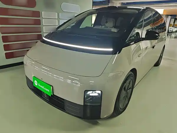Li Auto MEGA 2025