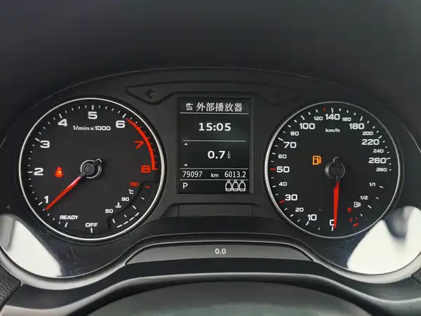 Audi Q2L 2018