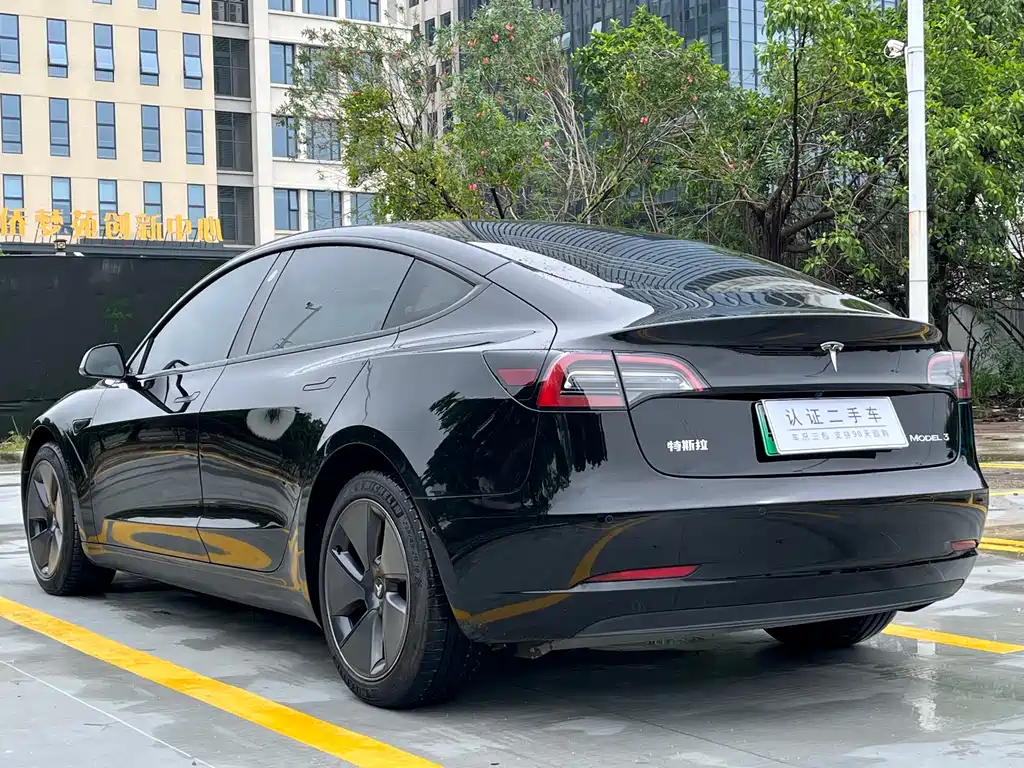 Tesla Model 3 2022 — фото 14