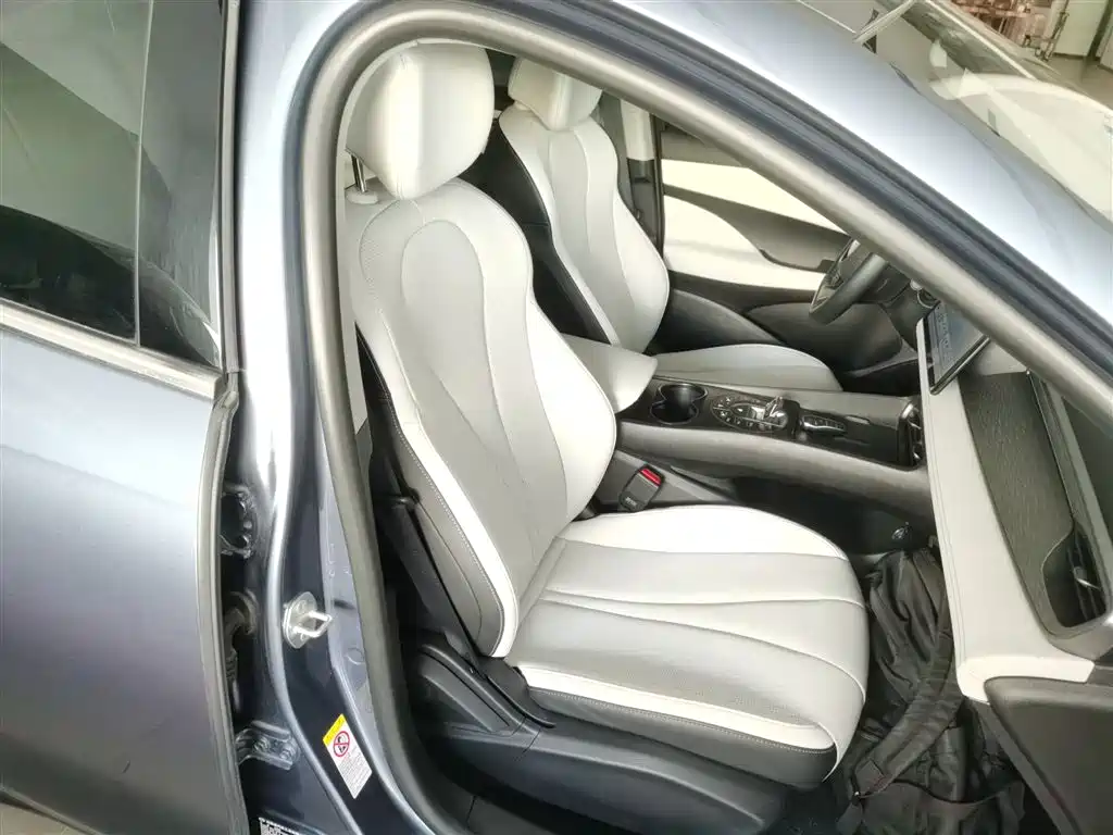 BYD Seal 05 DM-i 2025 — фото 20