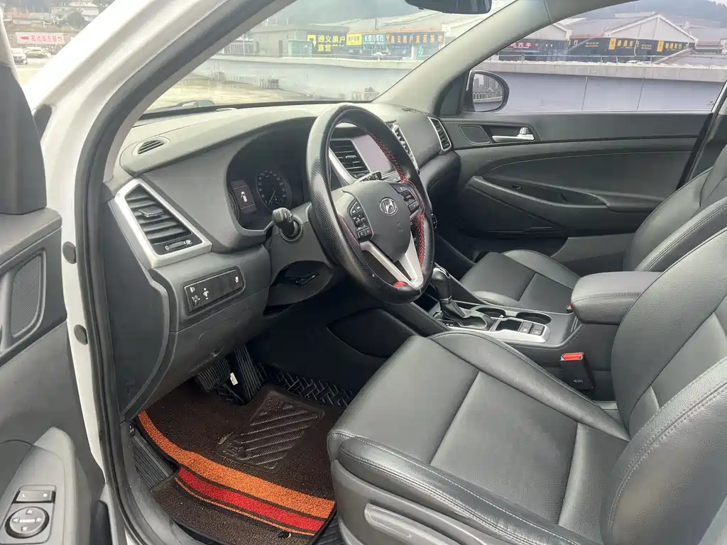 Hyundai Tucson 2017 — фото 9