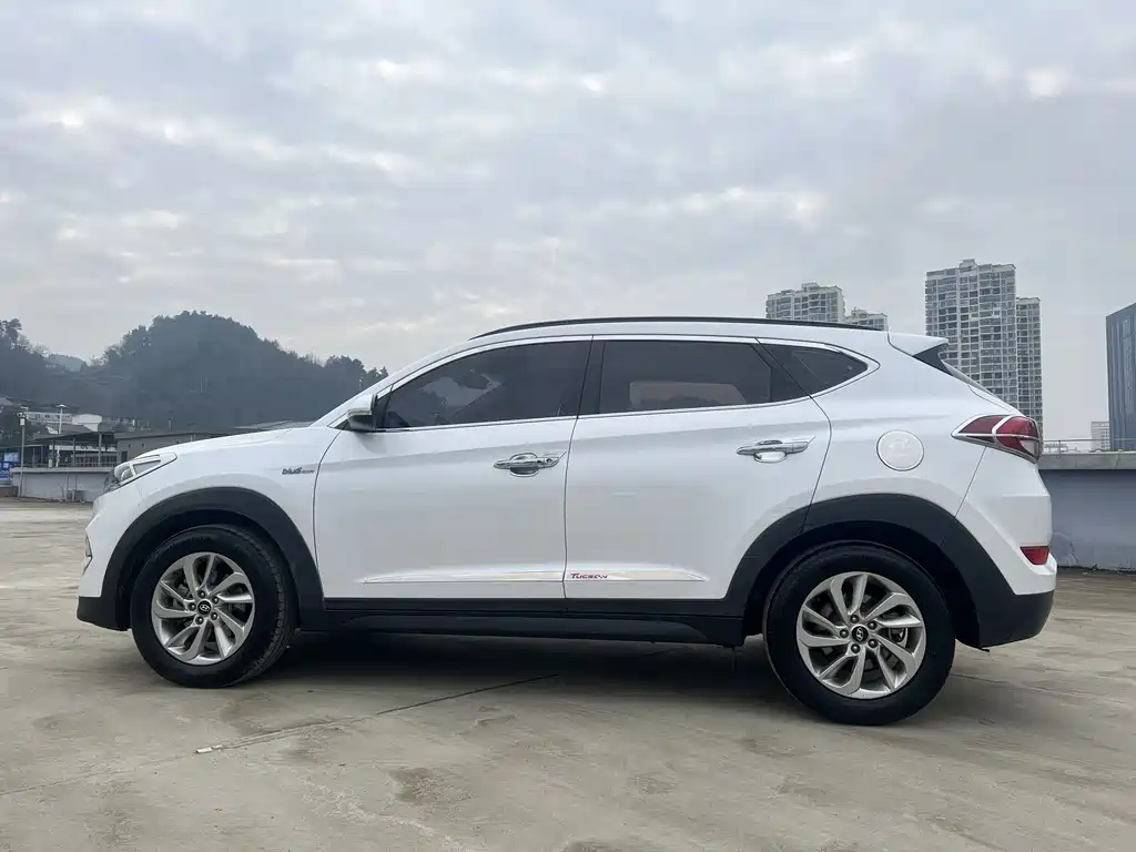 Hyundai Tucson 2017 — фото 16