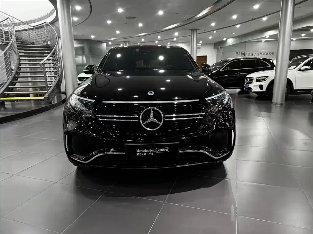 Mercedes-Benz EQC 2022 — фото 8