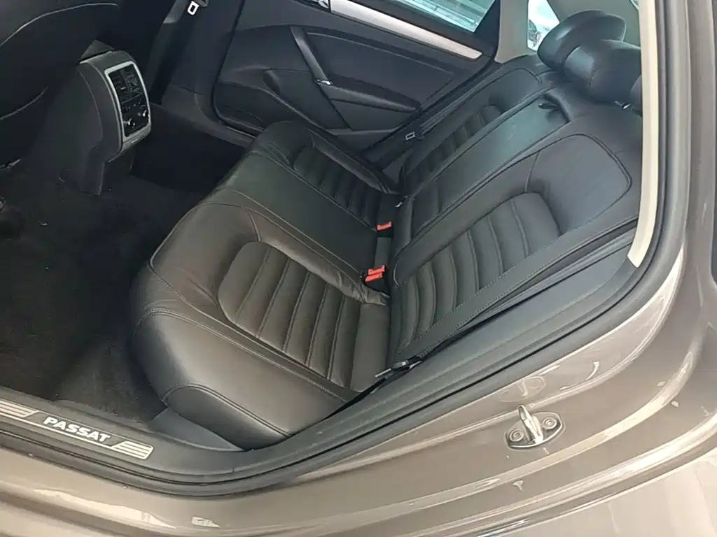 Volkswagen Passat 2015 — фото 17