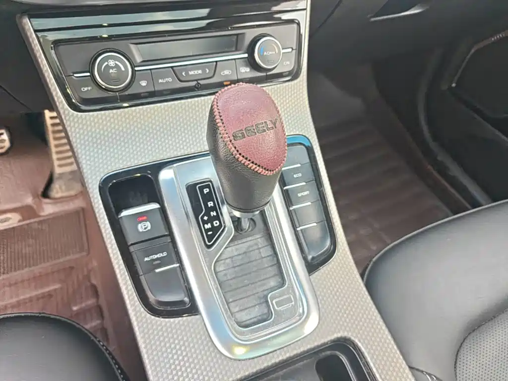 Geely Emgrand GS 2016 — фото 14