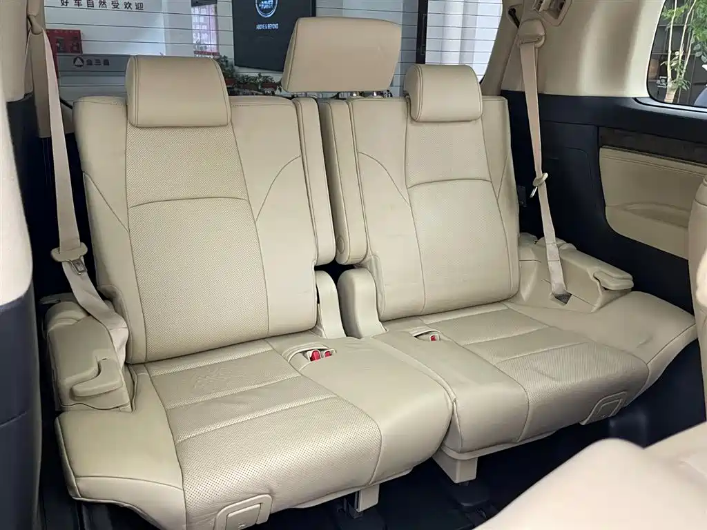Toyota Alphard 2020 — фото 18