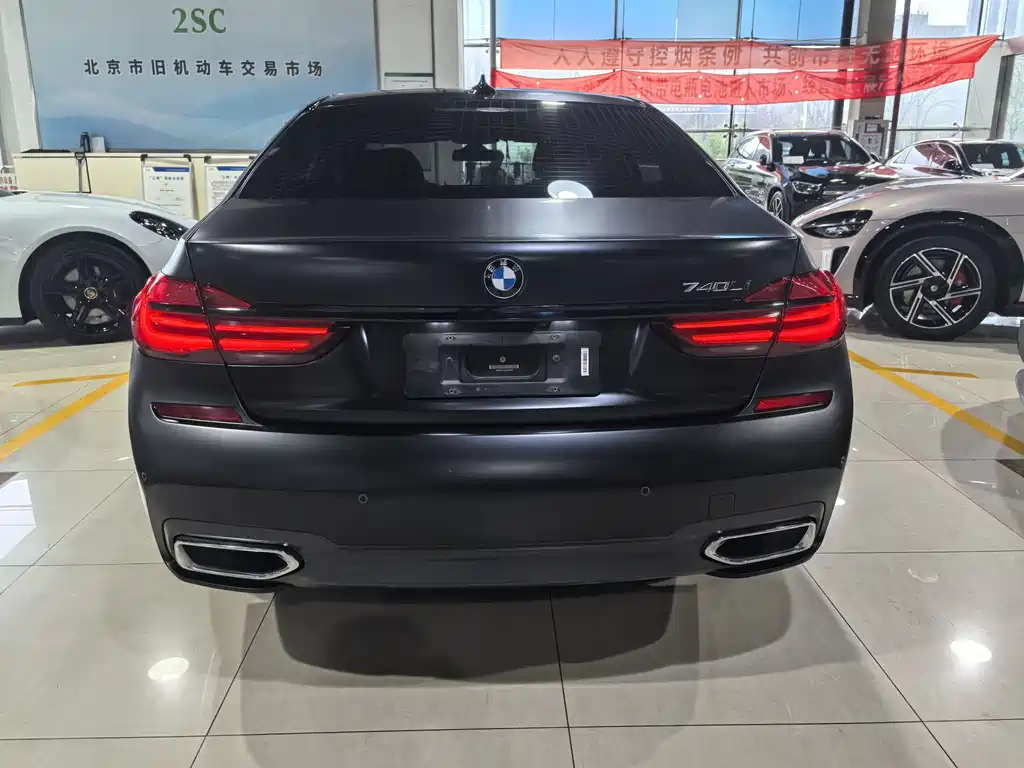 BMW 7 Series 2018 — фото 19