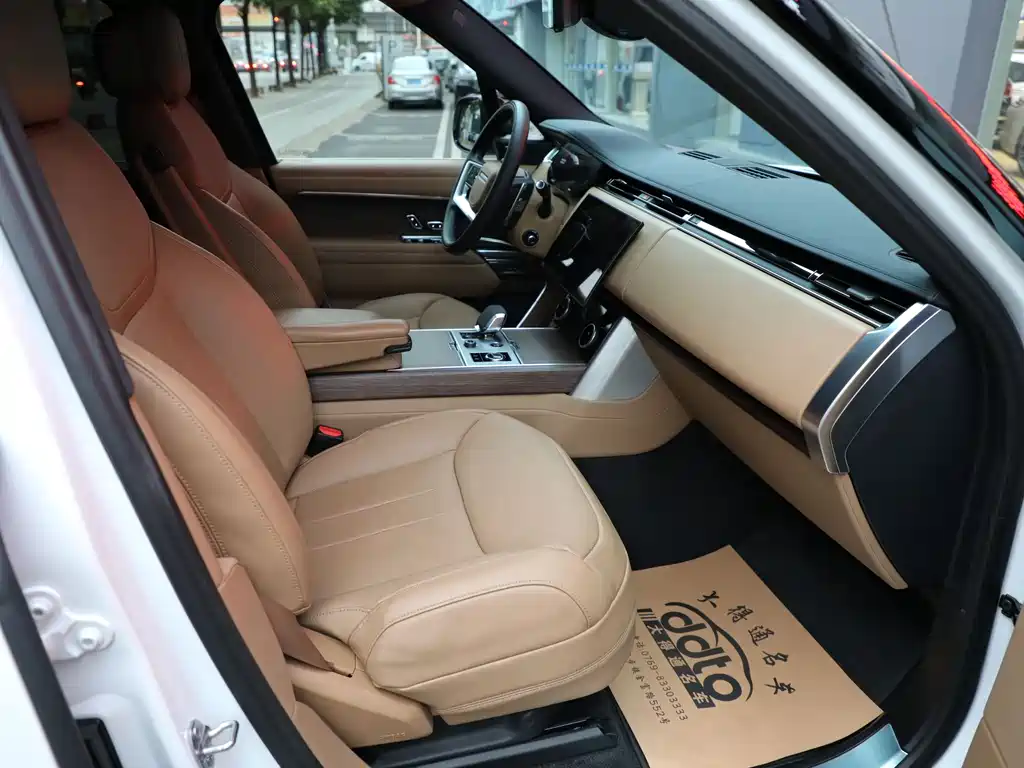 Land Rover Range Rover 2023 — фото 18