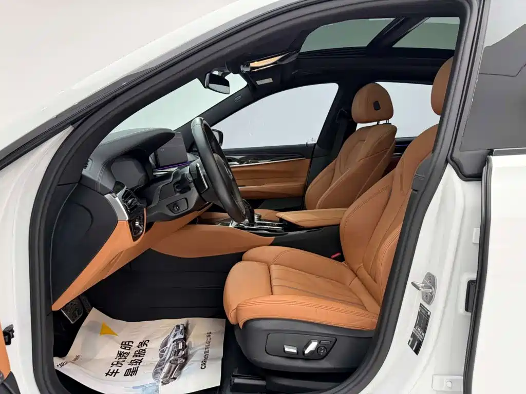 BMW 6 Series GT 2023 — фото 15