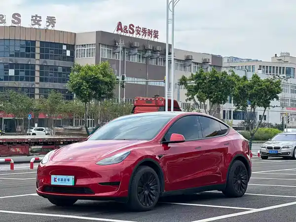 Tesla Model Y 2023