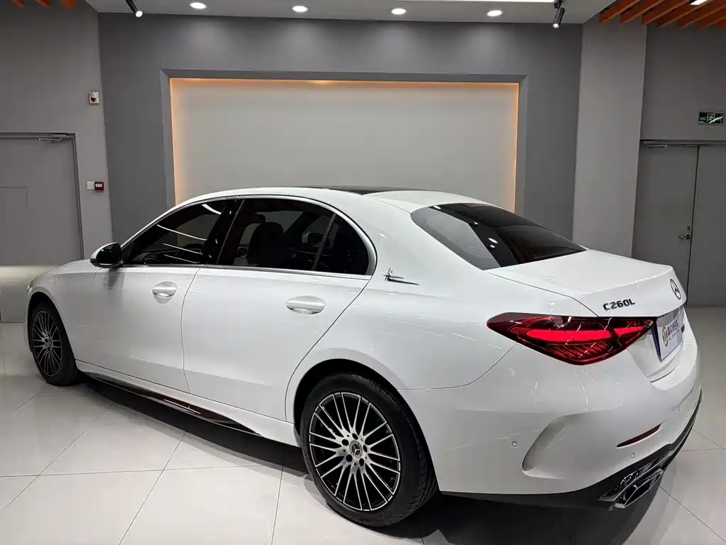 Mercedes-Benz C-Class 2022 — фото 6