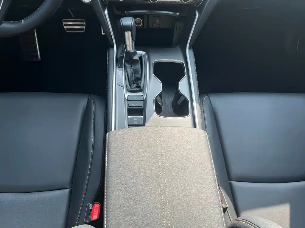 Honda Accord 2023 — фото 18