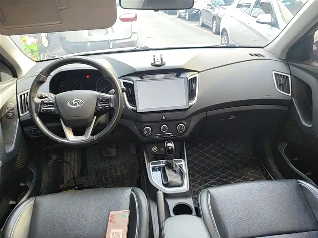 Hyundai ix25 2017 — фото 10