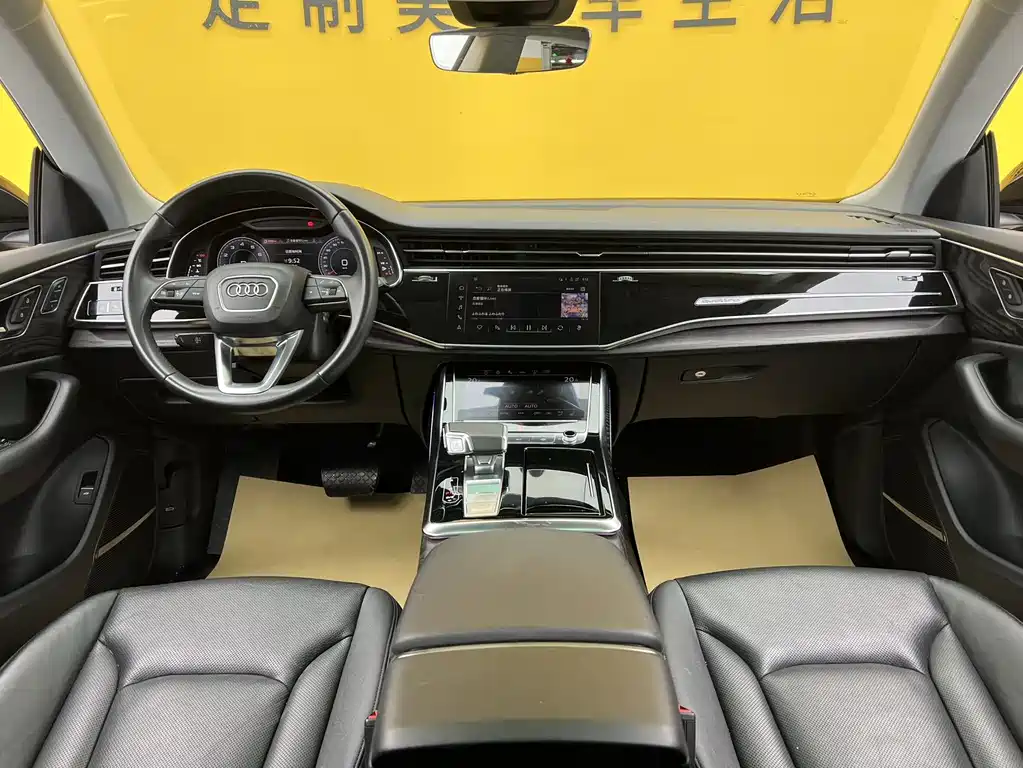 Audi Q8 2022 — фото 12