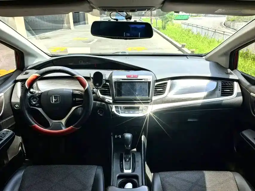 Honda Jade 2016 — фото 8